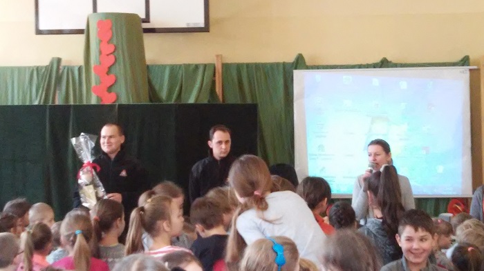 Spotkanie uczniów ze Strażakami - Bezpieczne spędzanie ferii zimowych.